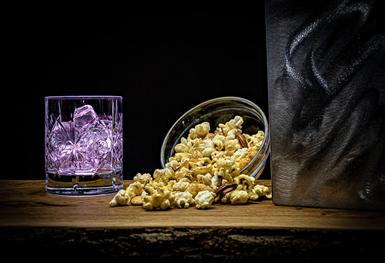 Cocktail und Popcorn